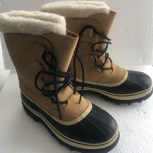 NWT Sorel Caribou Winter Waterproof insulated boots, size 10US, Buff